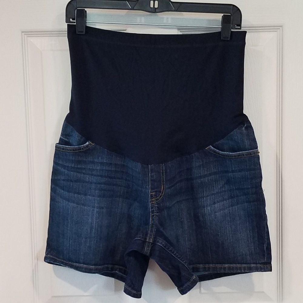 Liz Lange maternity jean shorts, over belly, M
